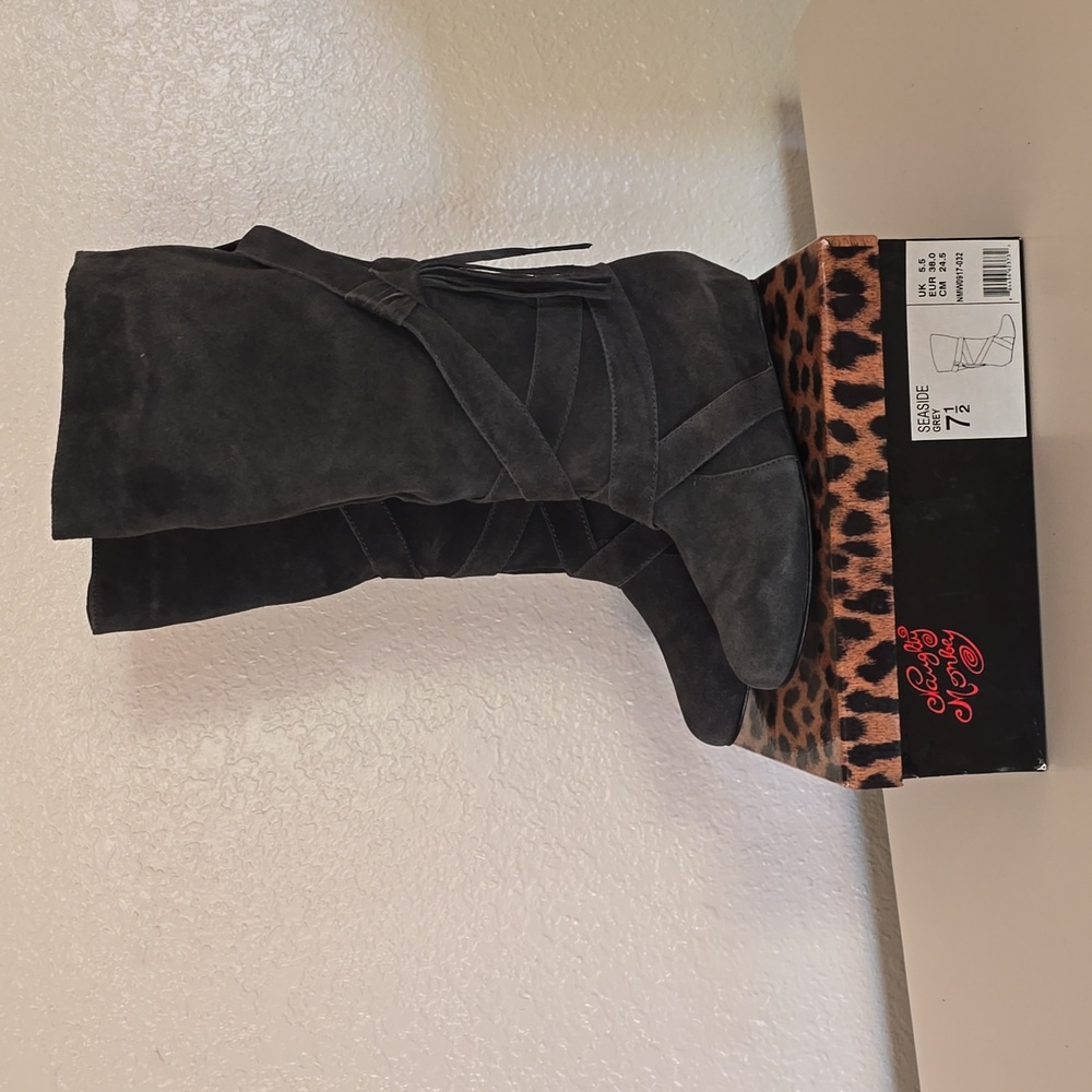 NWT, Naughty Monkey knee high Grey  suede boots, Sz 7.5